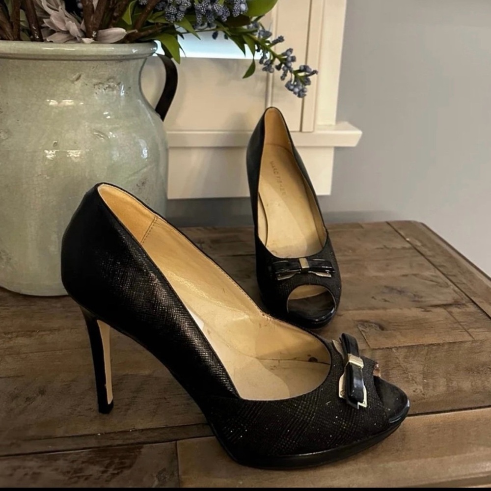Marc Jacobs Black Sparkly Pumps W/ Bow Tie Accent - Size 8 US